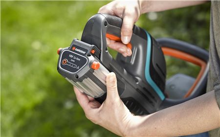 Аккумуляторные ножницы для живой изгороди "Gardena" ComfortCut Li-18/60 09838-55.000.00 в Екатеринбурге