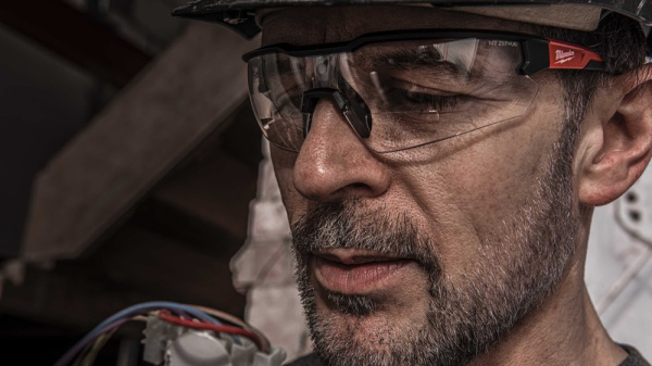 Очки защитные Milwaukee 9 MAGNIFIED с зоной коррекции +1.0 4932478909