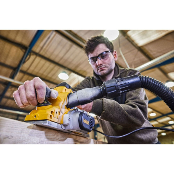 Рубанок "DeWalt" D26500 D26500-QS в Екатеринбурге