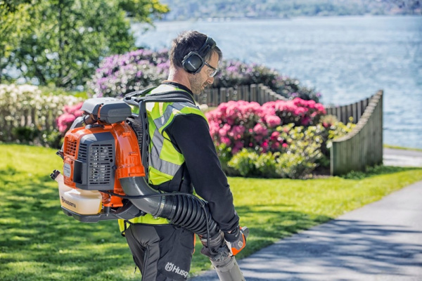 Бензиновый воздуходув "HUSQVARNA" 530 BT 9667803-01 в Екатеринбурге