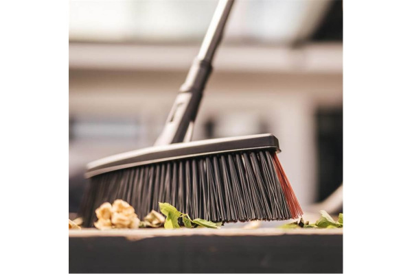 Метла Fiskars Solid средняя 1025921 в Екатеринбурге 