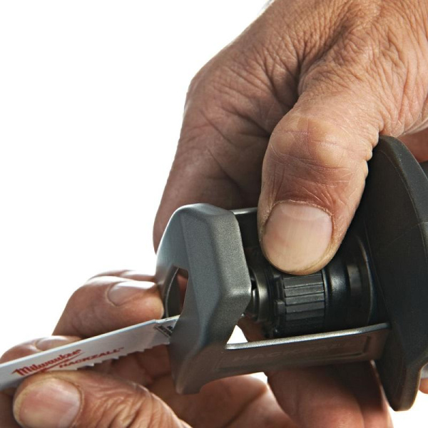 Аккумуляторная сабельная пила Milwaukee M12 CHZ-602X FUEL 4933451511