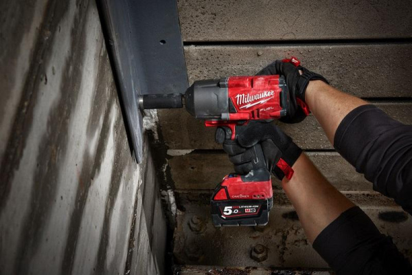 Аккумуляторный гайковерт Milwaukee M18 ONEFHIWF34-502X  ONE-KEY FUEL 4933459730