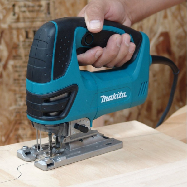Лобзик Makita 4350FСТJ в Екатеринбурге