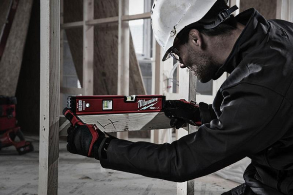 Уровень Milwaukee REDSTICK Backbone 40