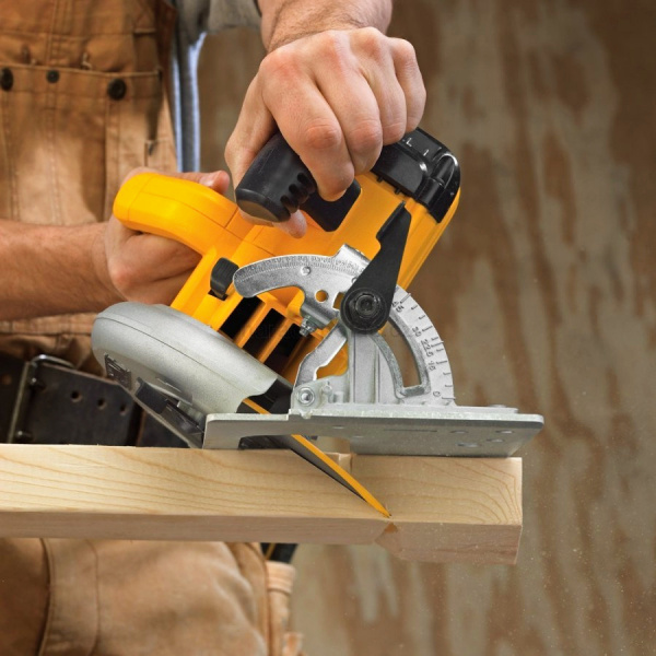 Циркулярная пила "DeWalt" DWE576K DWE576K-QS в Екатеринбурге