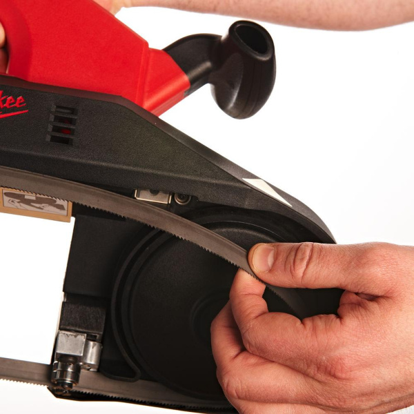 Акк. ленточная пила Milwaukee HD18 BS-0