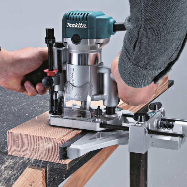 Кромочный фрезер "MAKITA" RT0700C в Екатеринбурге