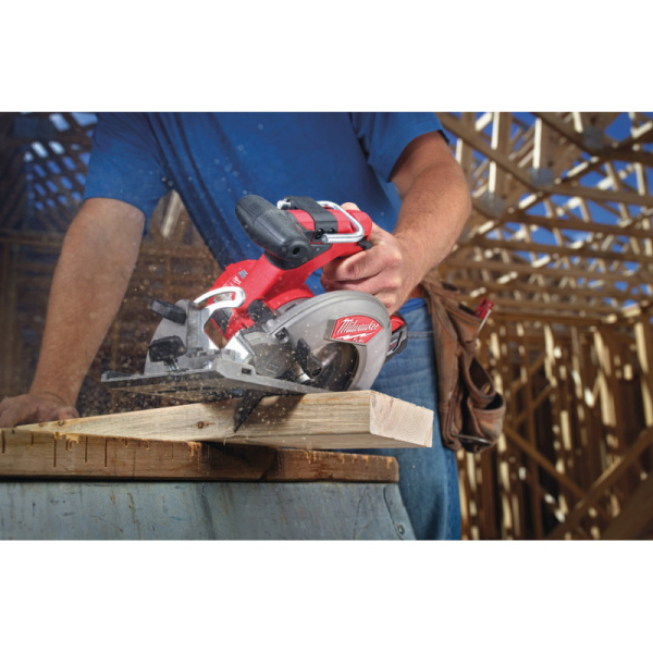 Аккумуляторная циркулярная пила Milwaukee M18 CCS55-0Х 4933451429