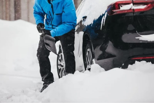 Лопата автомобильная Plantic Auto 18001-01 в Екатеринбурге 