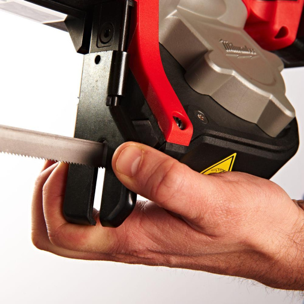 Акк. ленточная пила Milwaukee HD18 BS-402С (Li-Ion4Ач)