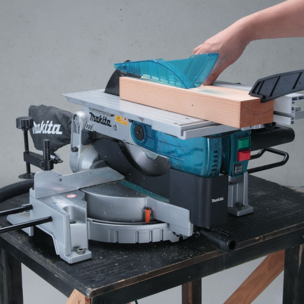 Торцовочная пила Makita LH1201FL в Екатеринбурге