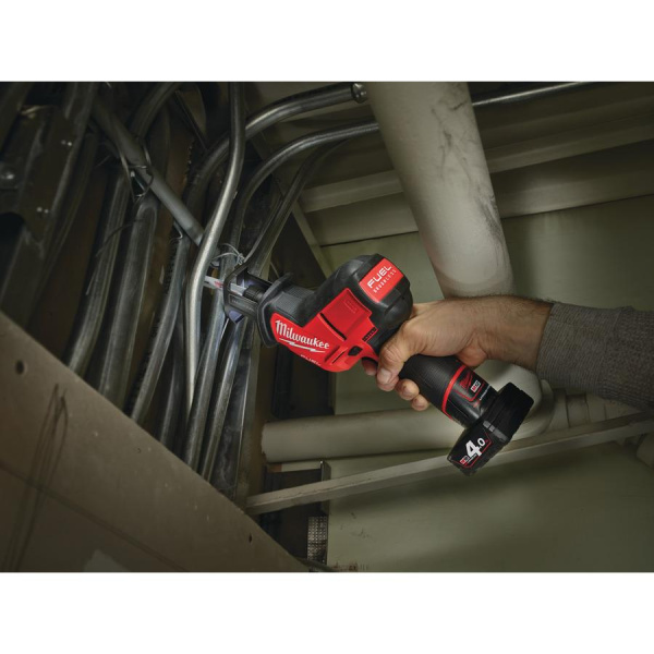 Аккумуляторная сабельная пила Milwaukee M12 CHZ-0 FUEL 4933446960
