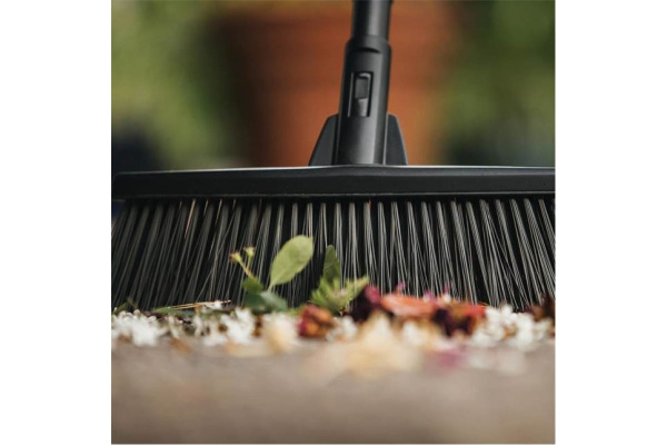 Метла Fiskars Solid средняя 1025921 в Екатеринбурге 