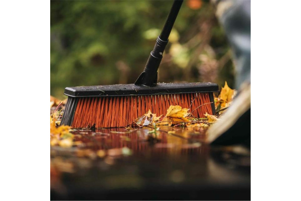 Метла Fiskars большая Solid  1025926 в Екатеринбурге 