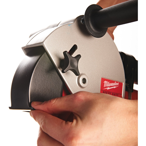 Штроборез Milwaukee WCE 30